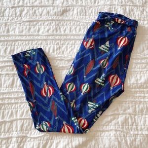 LuLaRoe tall and curvy leggings -holiday